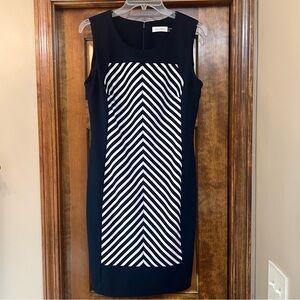 Calvin Klein Sheath Dress Sleeveless Chevron Stripe Sz 8 EUC BlueBlack White